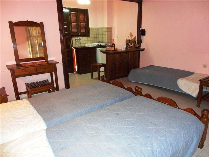 Koursaros Apartment Sidari  Bagian luar foto